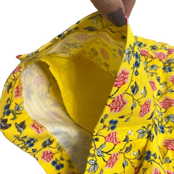 Ann Taylor Loft Riviera 4” Shorts NWT Yellow Floral Tapestry Flat Front Sz 0P - Picture 3 of 9